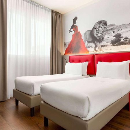 AMEDIA Hotel Milano Esterno foto