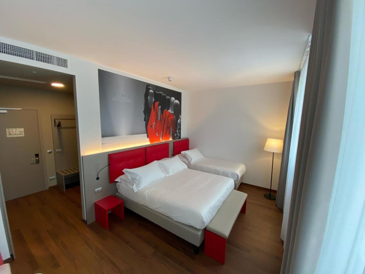 AMEDIA Hotel Milano Esterno foto