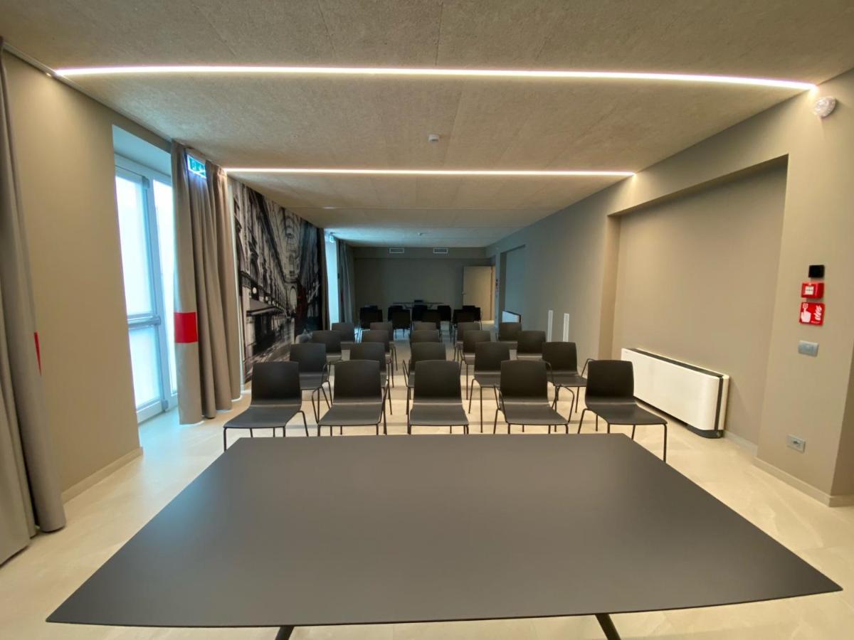 AMEDIA Hotel Milano Esterno foto