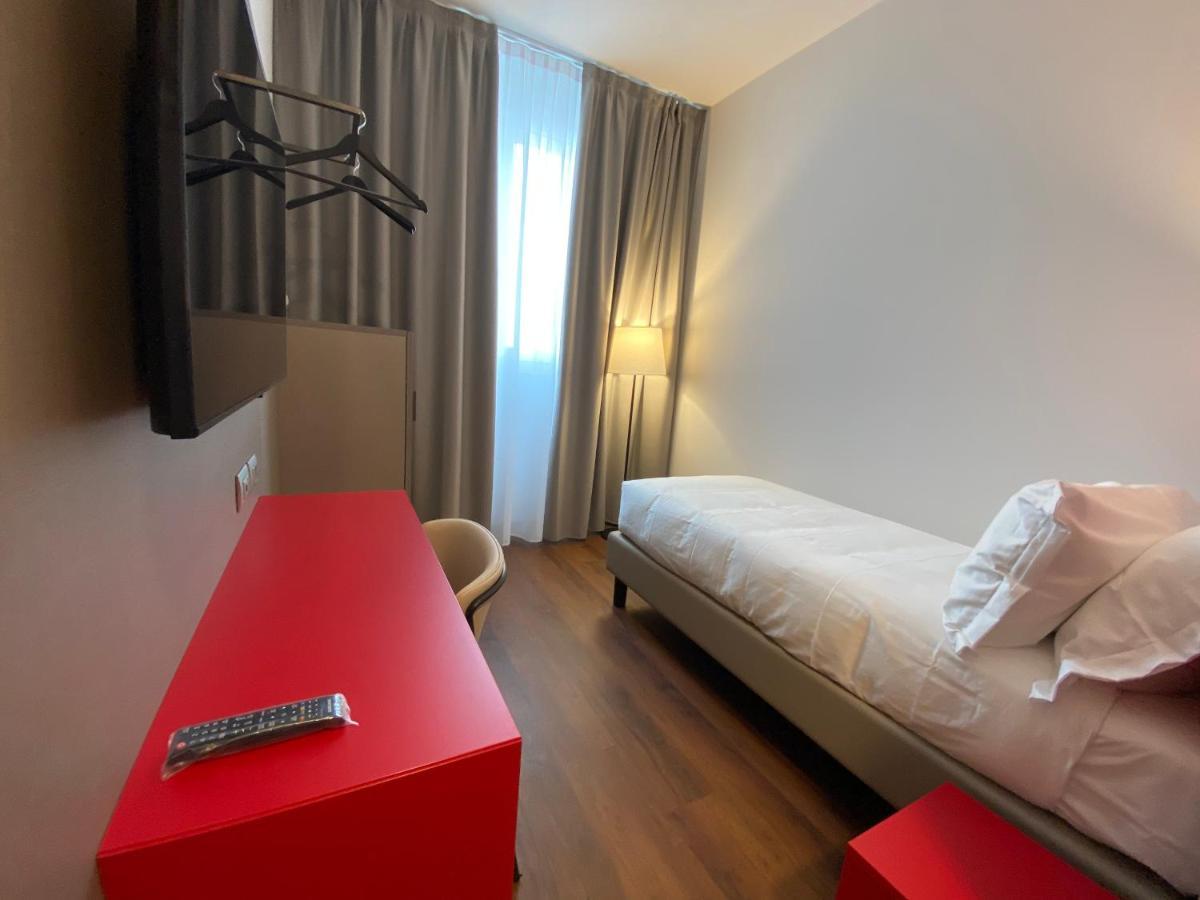 AMEDIA Hotel Milano Esterno foto