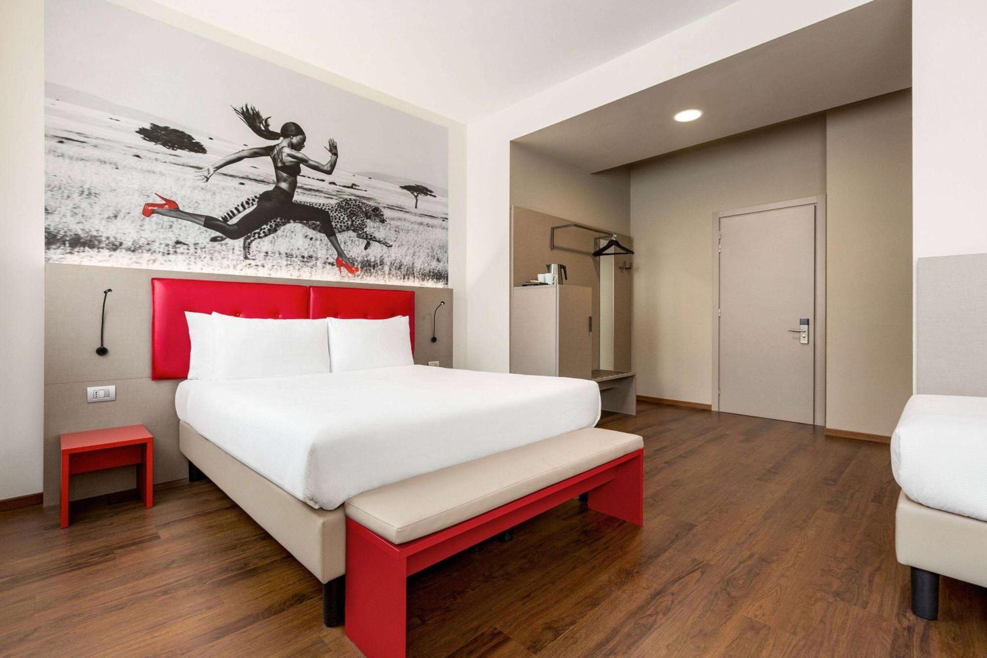 AMEDIA Hotel Milano Esterno foto