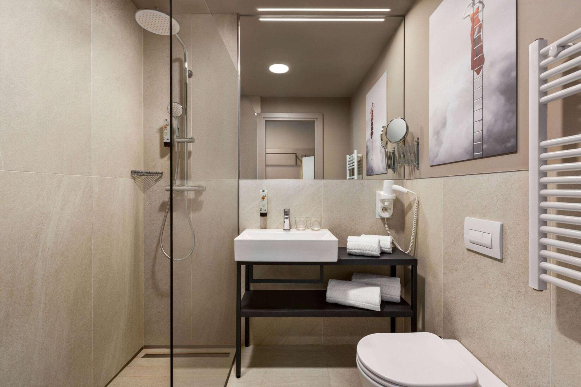 AMEDIA Hotel Milano Esterno foto