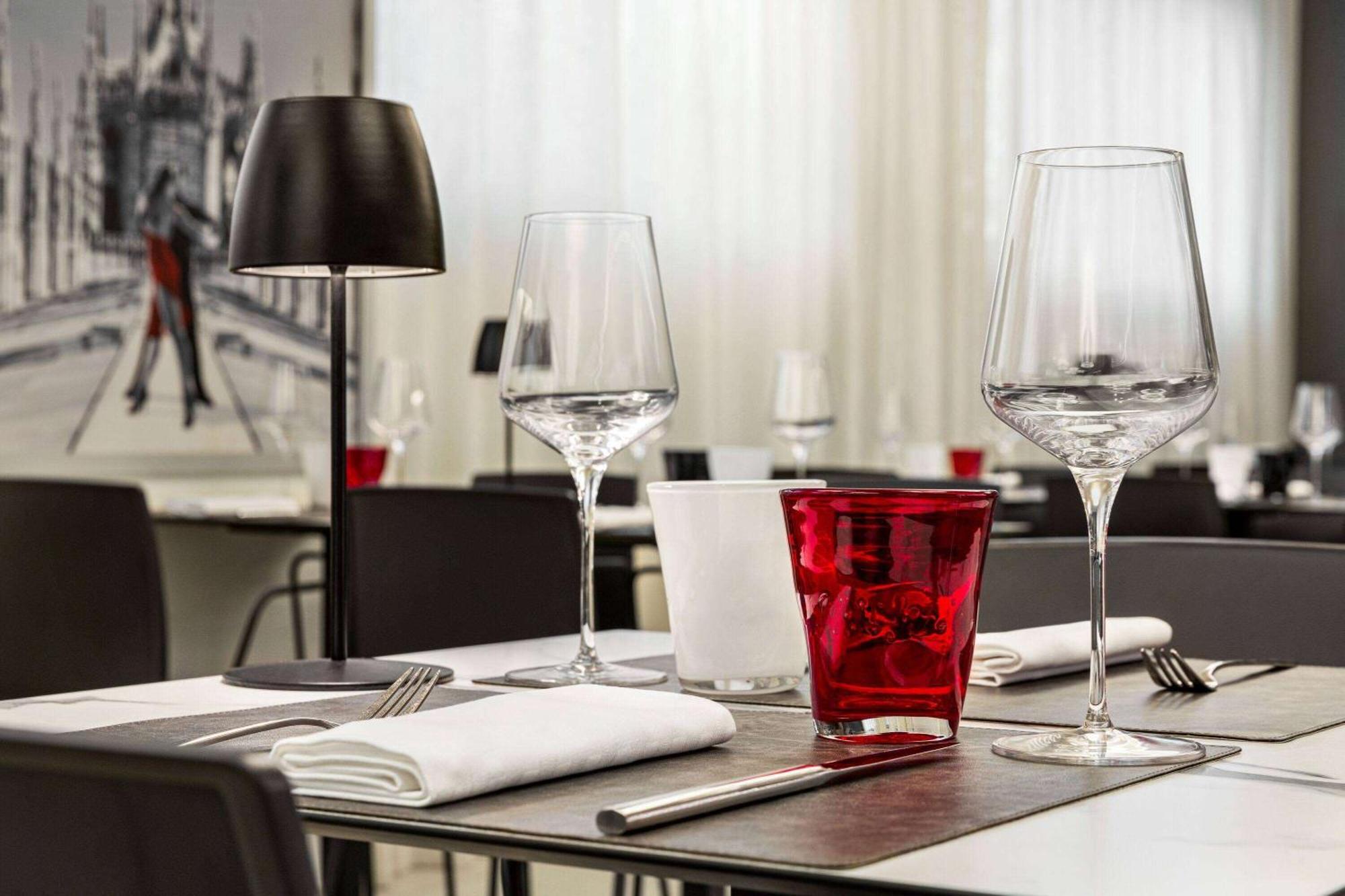 AMEDIA Hotel Milano Esterno foto