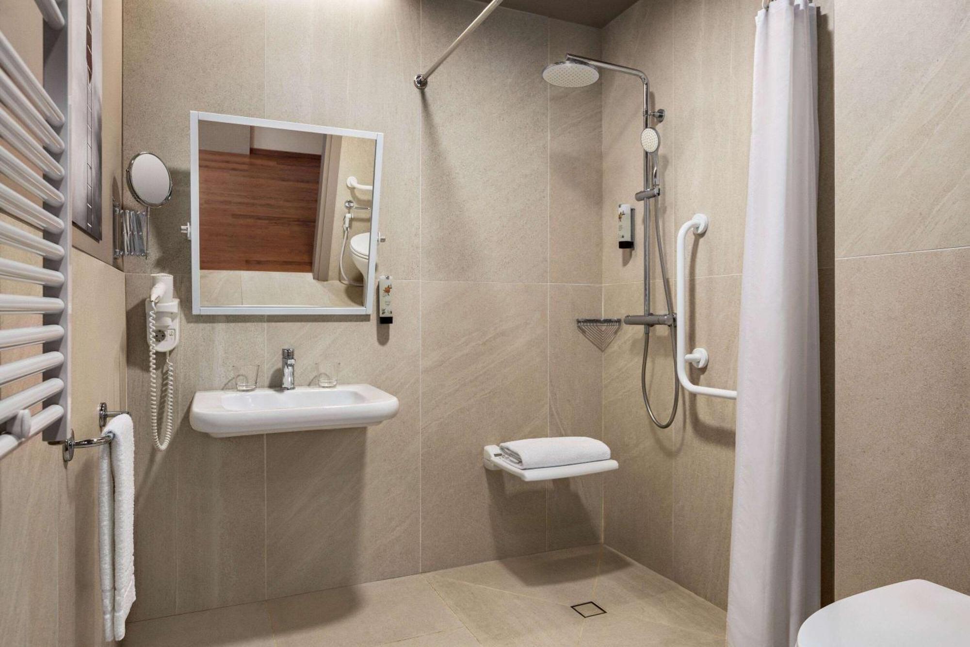 AMEDIA Hotel Milano Esterno foto