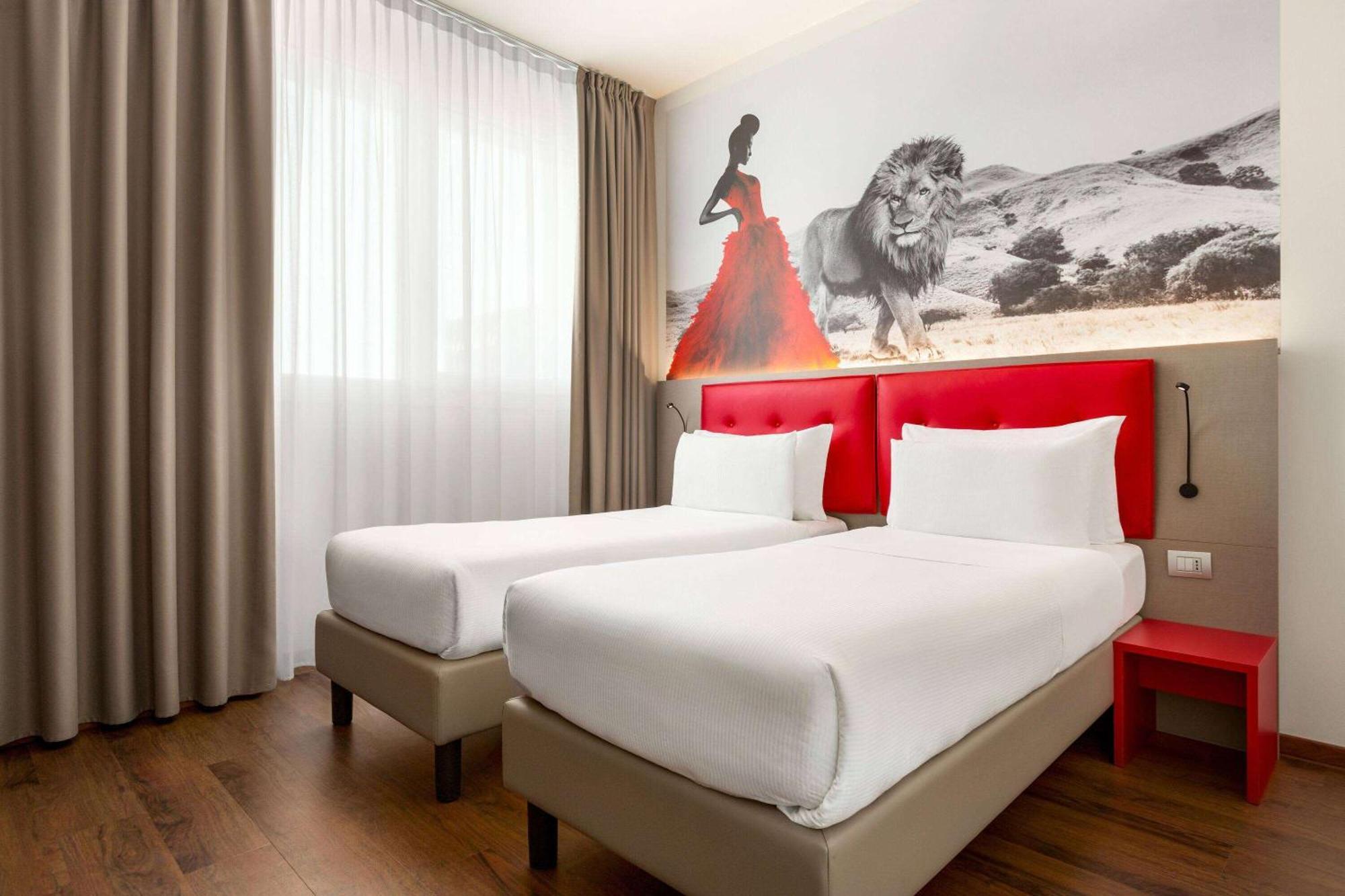 AMEDIA Hotel Milano Esterno foto