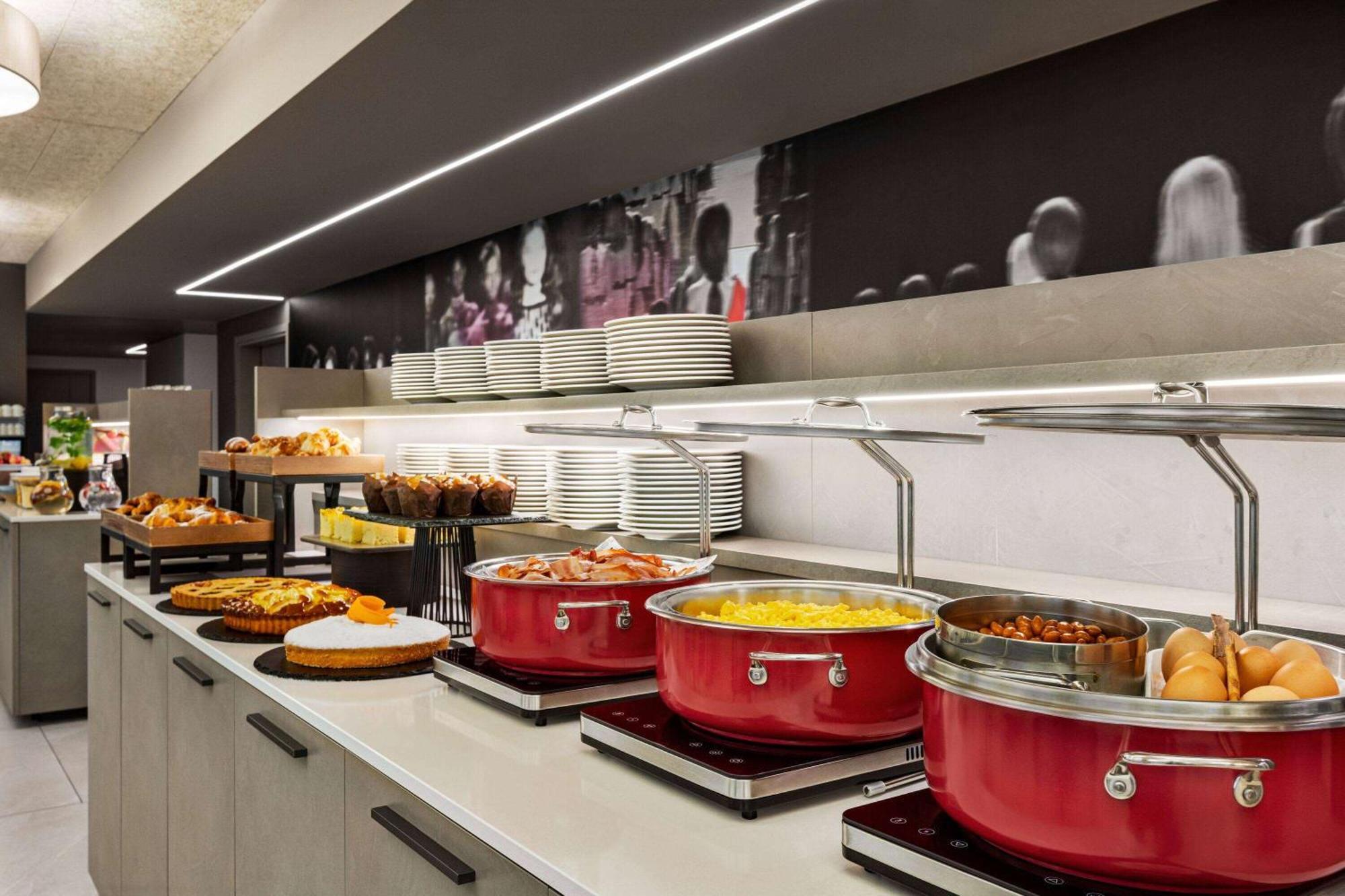 AMEDIA Hotel Milano Esterno foto